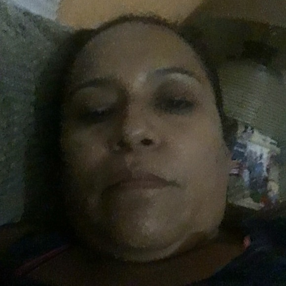 Profile Picture of Cecilia Paredes (@cecilia2929) on Poshmark