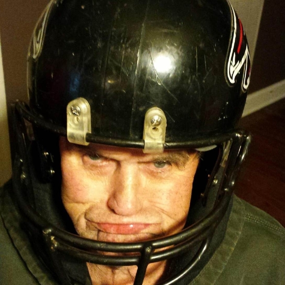 Profile Picture of Zach Miller (@zmiller1031) on Poshmark