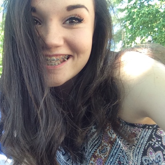 Profile Picture of Katie Mazzullo (@km25504) on Poshmark
