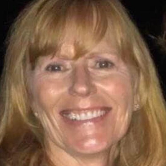 Profile Picture of Brenda Kumfer (@brendakumfer) on Poshmark