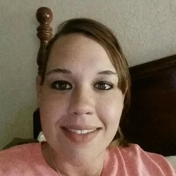 Profile Picture of Cassandra Potter (@cassienfloyd) on Poshmark