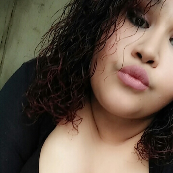Profile Picture of Isabel Delgado (@fabi1129) on Poshmark