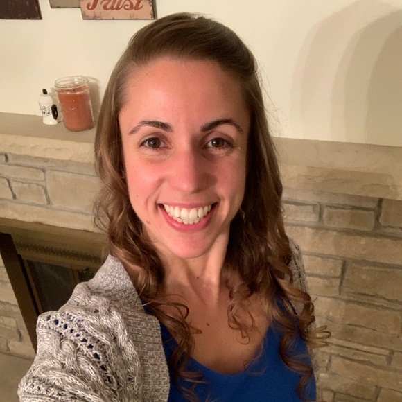 Profile Picture of Sarah Sokel (@sarah_sokel) on Poshmark