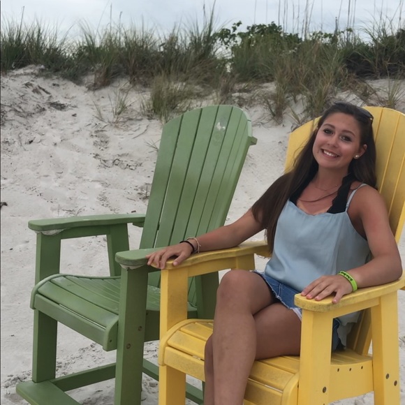 Profile Picture of Kelsie Bandelow (@kelsiebandelow) on Poshmark