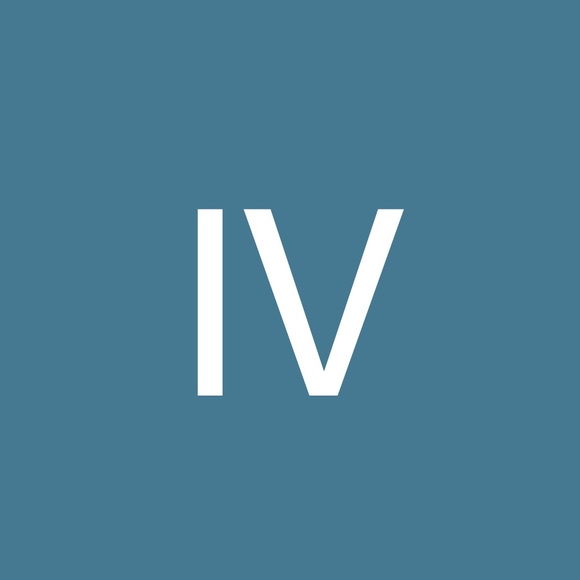 Profile Picture of Irina Vlasova (@irinavlasova) on Poshmark