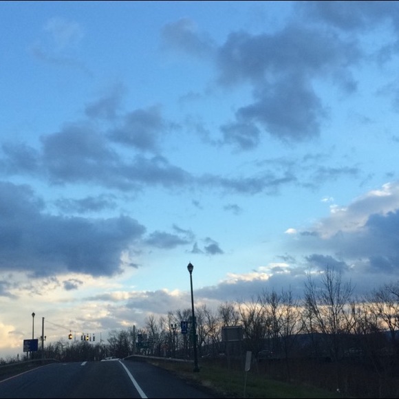 Profile Picture of Tonya Rounds (@hello1121) on Poshmark