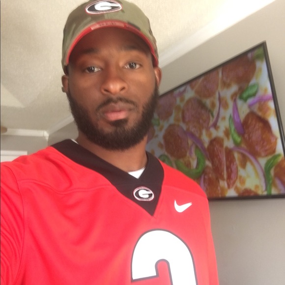 Profile Picture of James Mcgill (@manmcgill2489) on Poshmark