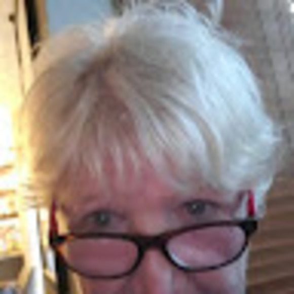 Profile Picture of Claire Chitko (@clairechitko) on Poshmark