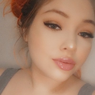 Profile Picture of Lara Hanks (@LaraHanks2) on Twitter