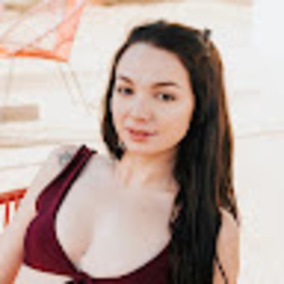 Profile Picture of Jocelyn Newton (@bossyjossy94) on Poshmark