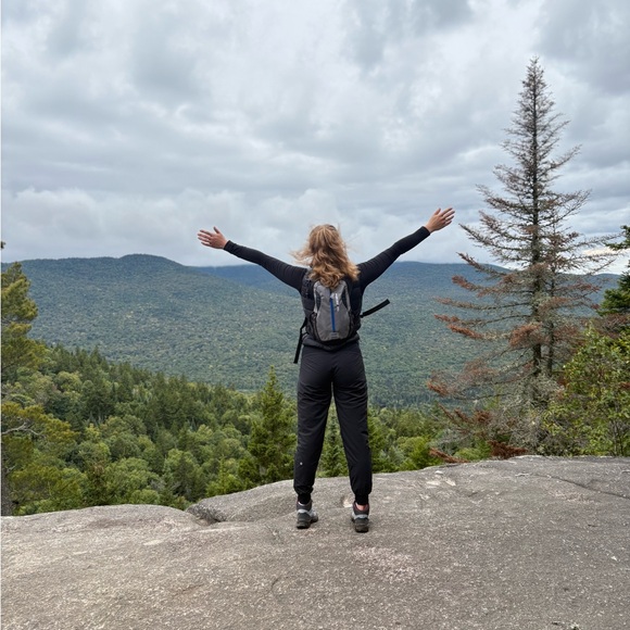 Profile Picture of Kayla Ykema (@kaylaykema) on Poshmark