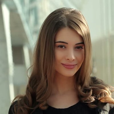 Lora Robbins - Twitter Profile Picture of Lora Robbins (@lorarobbins2018) on Twitter