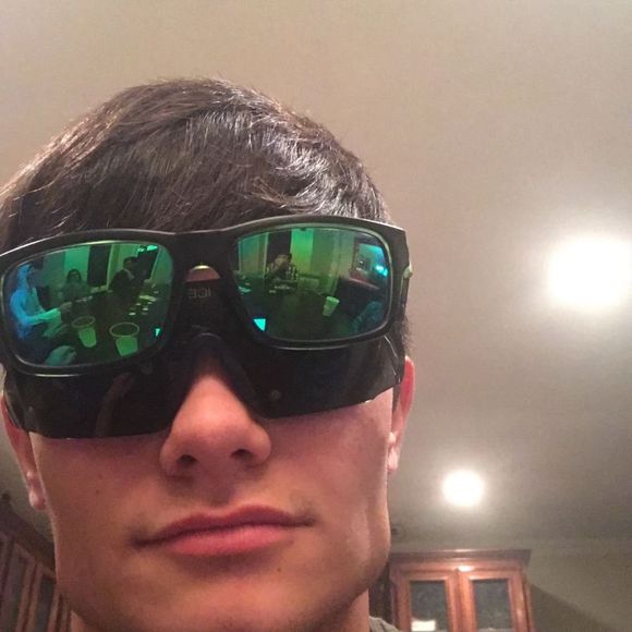 Profile Picture of Seth Page (@sethp41) on Poshmark