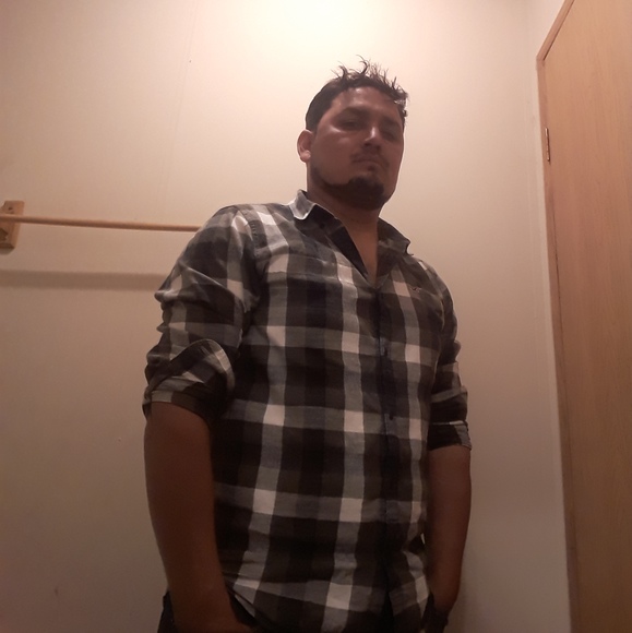 Profile Picture of Mendez Hektor (@mendezhektor) on Poshmark