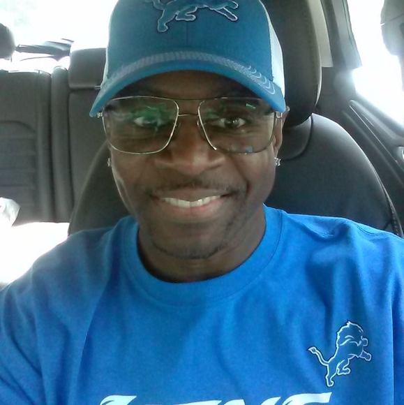 Ulysses Brown - Poshmark Profile Picture of Ulysses Brown (@ulysses_brown) on Poshmark