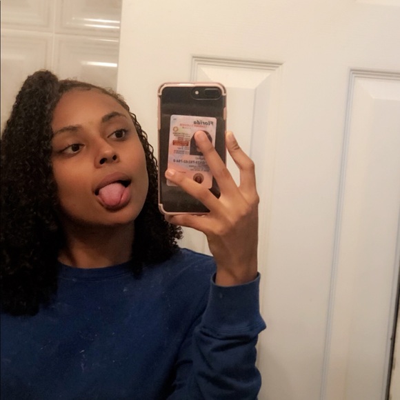 Saaphari Ganswith - Poshmark Profile Picture of Saaphari Ganswith (@ssaapharii) on Poshmark