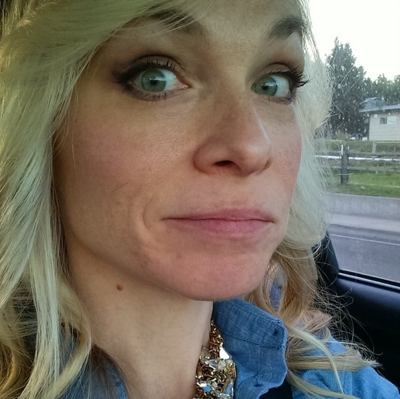 Profile Picture of Erin Archambeault (@e_archambeault) on Poshmark