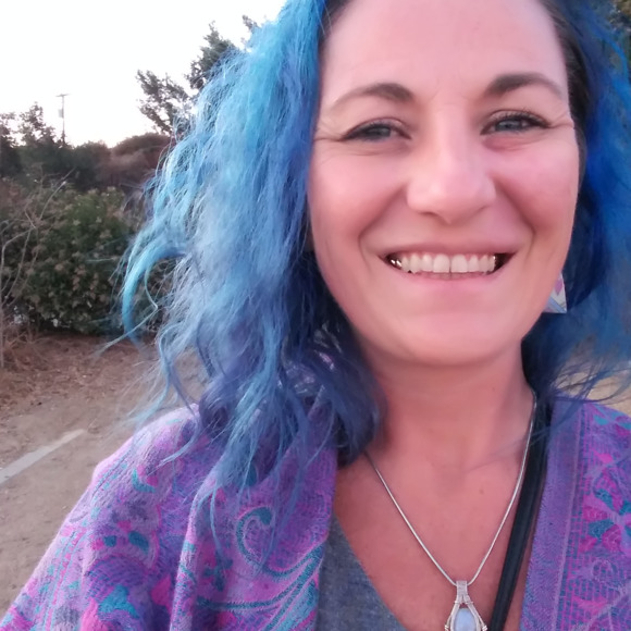 Profile Picture of Amber Allen (@loveamberallen) on Poshmark