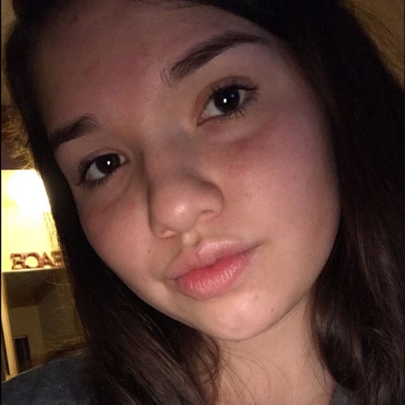 Profile Picture of Alexabelle Macias (@massyass) on Poshmark