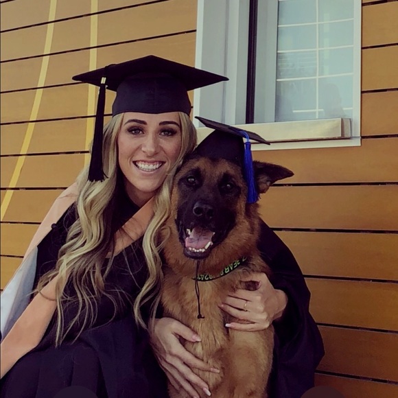 Profile Picture of Megan Goettsche (@meggyg6) on Poshmark