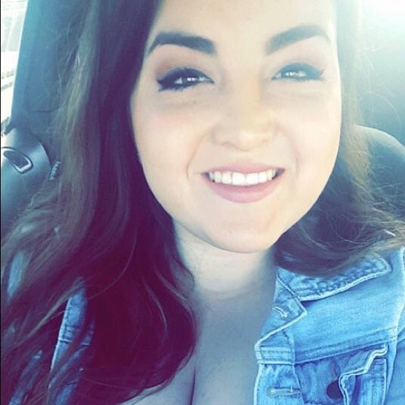 Profile Picture of Rebecca Alvarez (@bek92791) on Poshmark