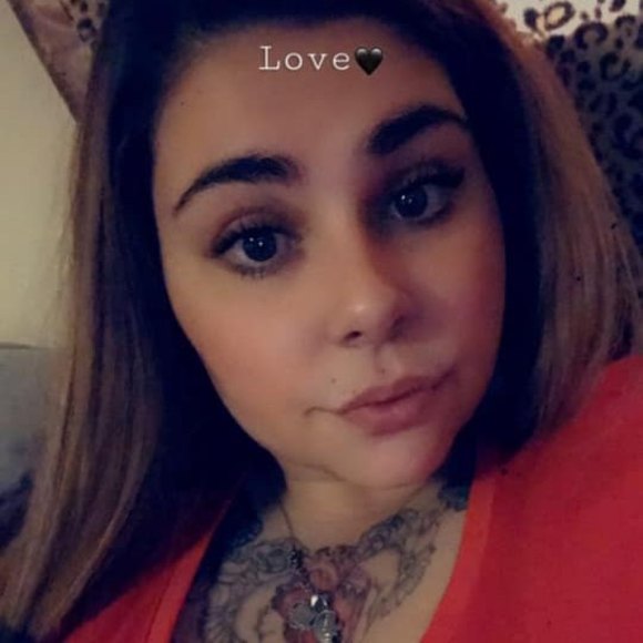 Profile Picture of Berta Pena (@rpena1284) on Poshmark