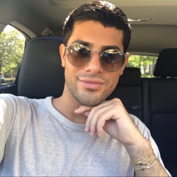 Profile Picture of Andrew Rodriguez (@andrew_louis) on Poshmark