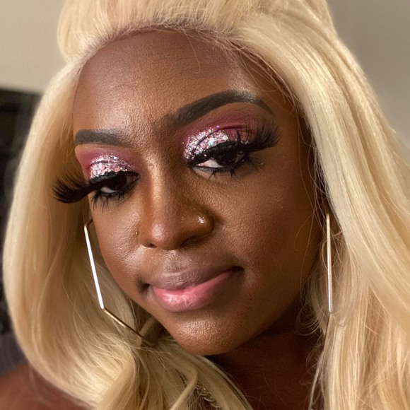 Profile Picture of Chaka Steamer (@mizzsteamer38) on Poshmark