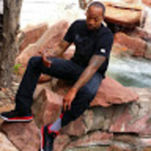 Profile Picture of Andre Howard (@andrael9h) on Poshmark