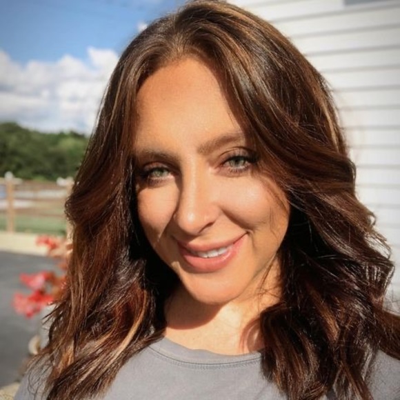 Profile Picture of Leah Vanwinkle (@leahvee154) on Poshmark