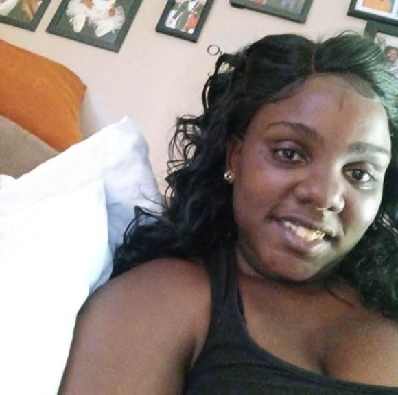 Profile Picture of Nicole Veal (@nicoleveal) on Poshmark