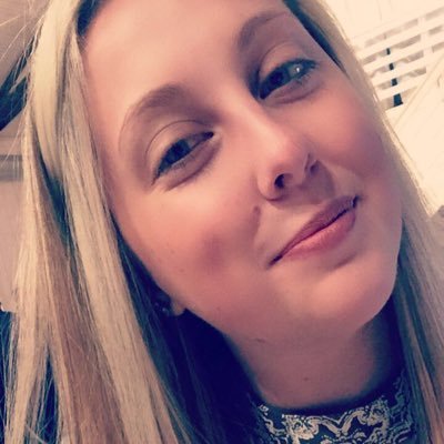 Profile Picture of Allison Wolfe (@_Downtonallie) on Twitter