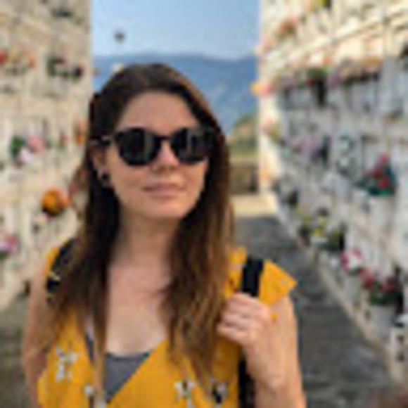 Profile Picture of Edith Goulet (@edylevin) on Poshmark