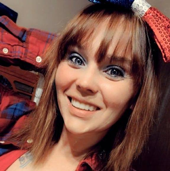 Profile Picture of Tiffany Gwin (@rawritstiffany) on Poshmark