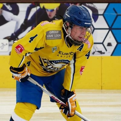 Profile Picture of Ian Van Linden (@IanTheHawk_4) on Twitter