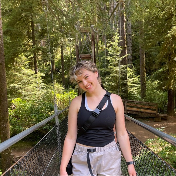 Profile Picture of Bryn Reisbeck (@brynreisbeck) on Poshmark