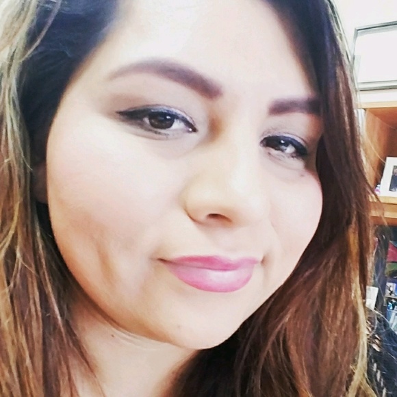 Profile Picture of Maria Quintana (@mguerreroq) on Poshmark