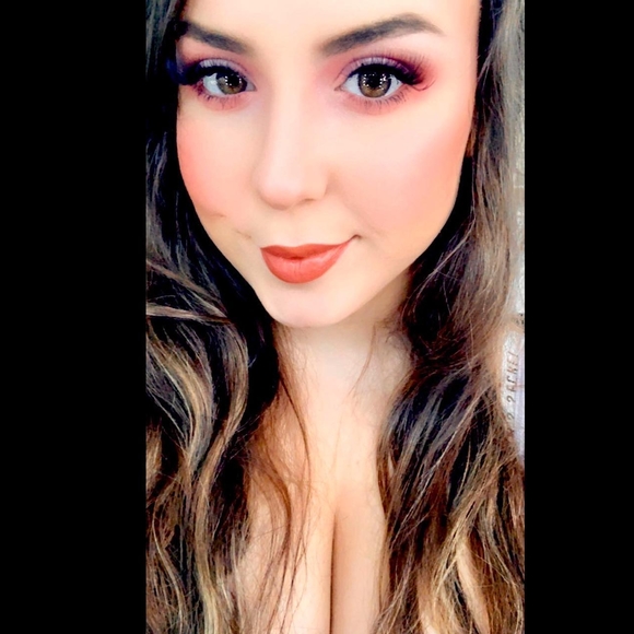 Profile Picture of Laura Coronato (@lauracoronato0) on Poshmark