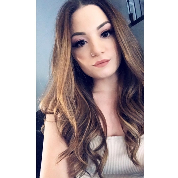 Profile Picture of Lina Mirmina (@linamirmina) on Poshmark