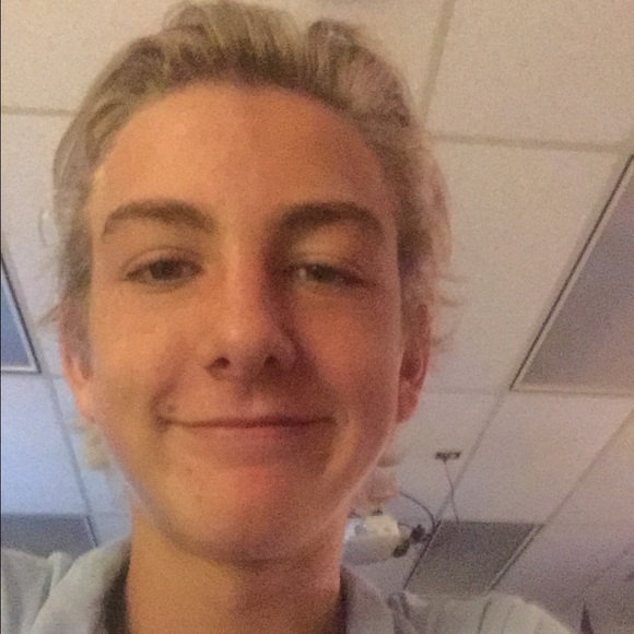 Profile Picture of Lucas Critzer (@lucascritzer) on Poshmark