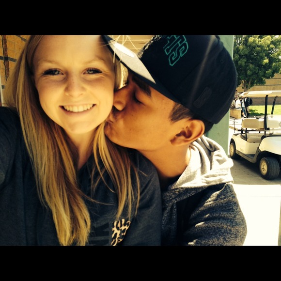 Profile Picture of Victoria Jaehnig (@victoriajaehnig) on Poshmark