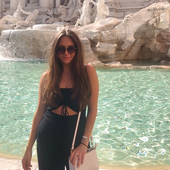 Profile Picture of Rachel Vota (@rachel_vota) on Poshmark