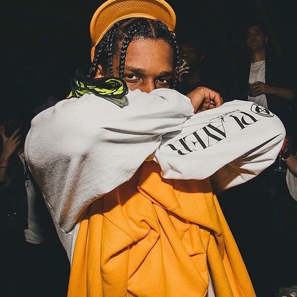 Profile Picture of Leila Abrahim (@jocelyn008965) on Poshmark