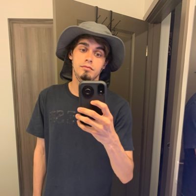 Profile Picture of Dennis (@TheeJacobDennis) on Twitter