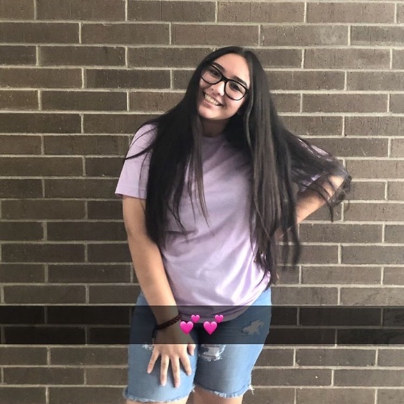 Profile Picture of Olivia Boadilla (@livb2442) on Poshmark