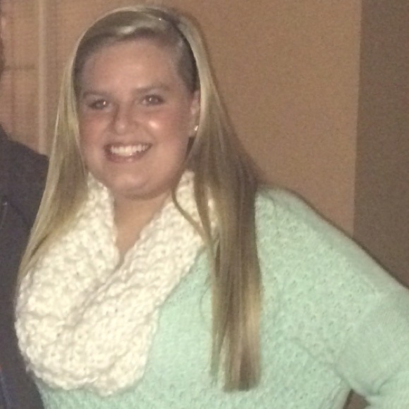 Profile Picture of Taylor Norburn (@tnorburn) on Poshmark