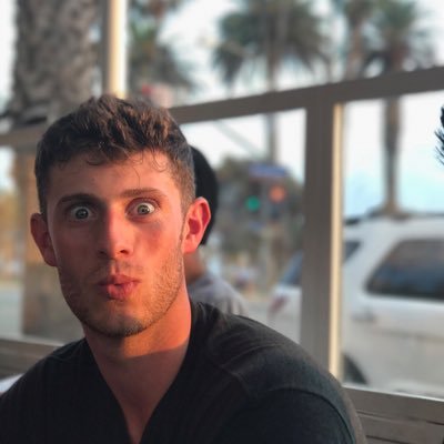 Profile Picture of Evan Schneider (@evan_schneid) on Twitter