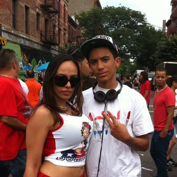 Profile Picture of Flordeliz Puig (@flordeliz825) on Poshmark