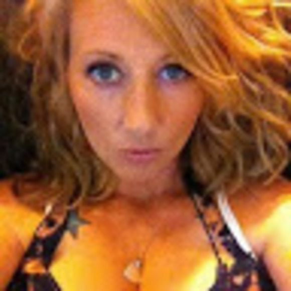 Profile Picture of Tami Bizer (@lunabiz552) on Poshmark