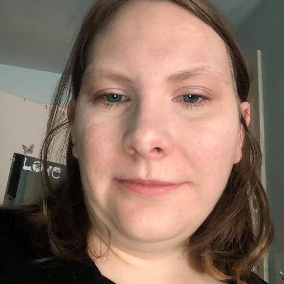 Profile Picture of Elizabeth Keudel (@lizk208) on Poshmark